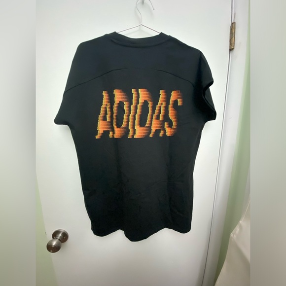 NWT - ID graphic tee - Picture 2 of 3